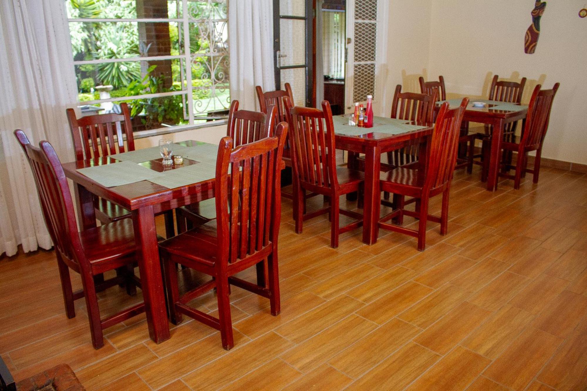 Matilinda Lodge Bulawayo Bagian luar foto