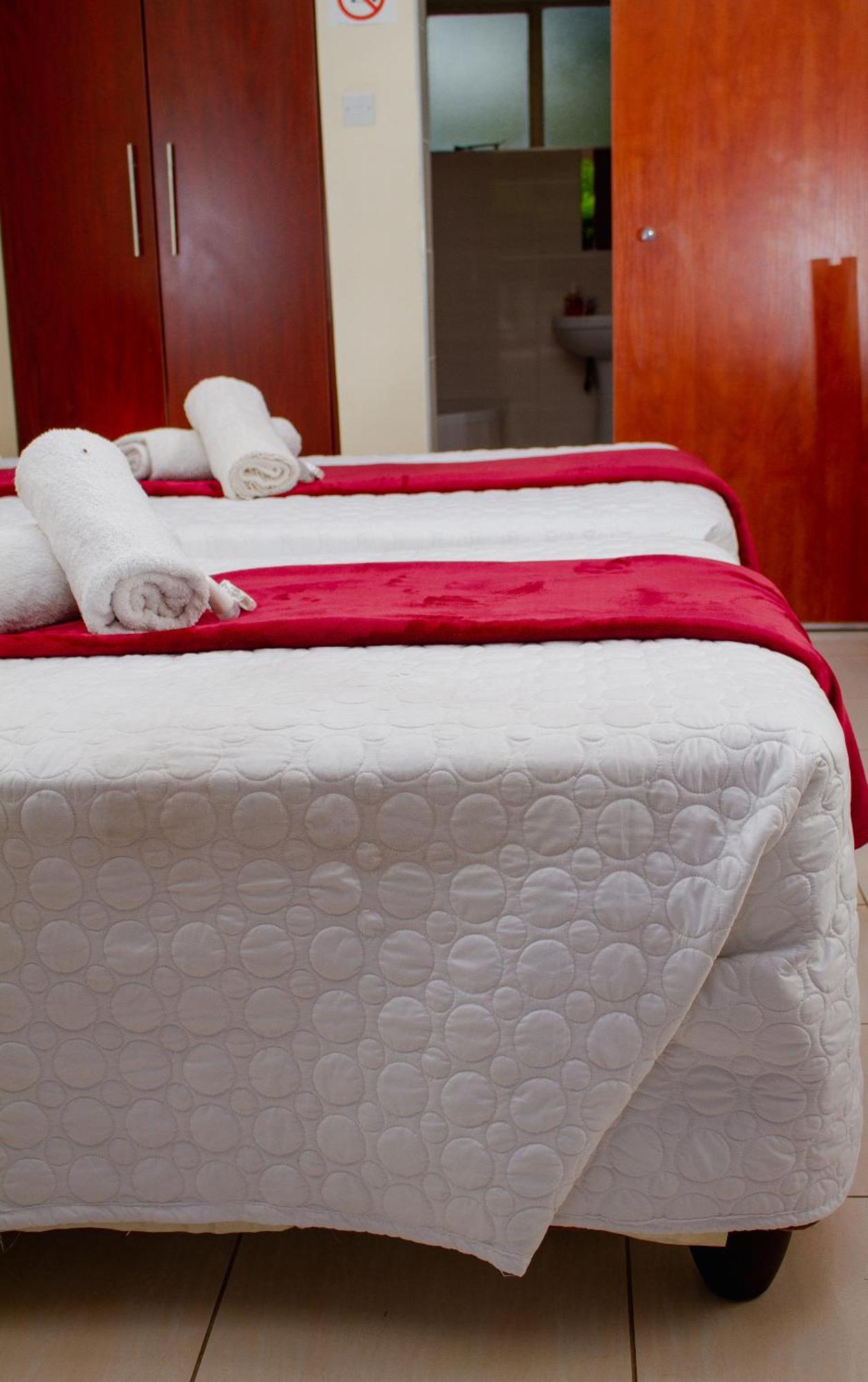 Matilinda Lodge Bulawayo Bagian luar foto