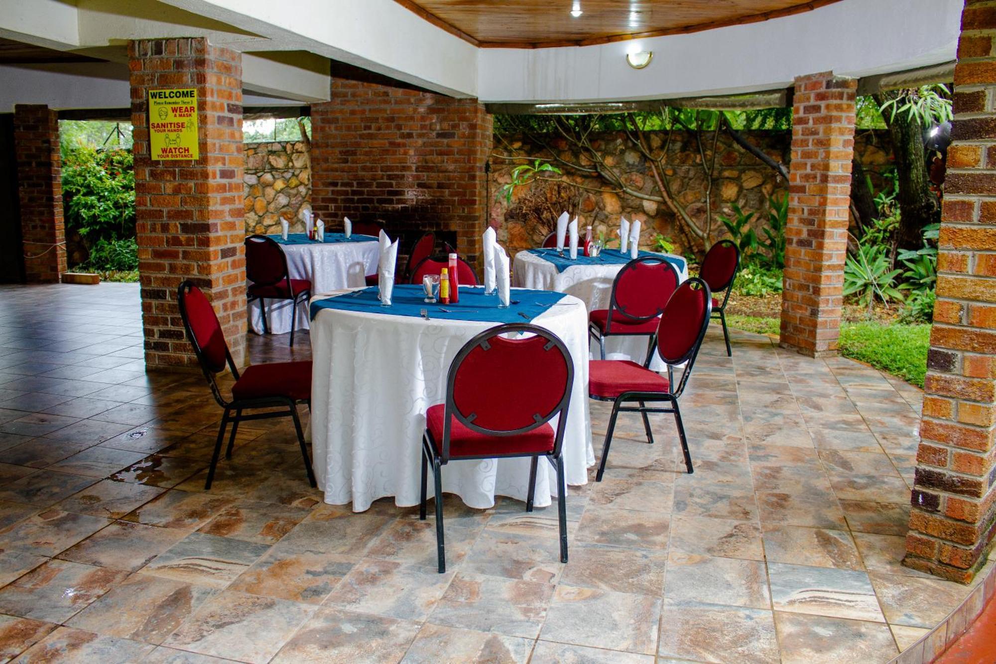 Matilinda Lodge Bulawayo Bagian luar foto