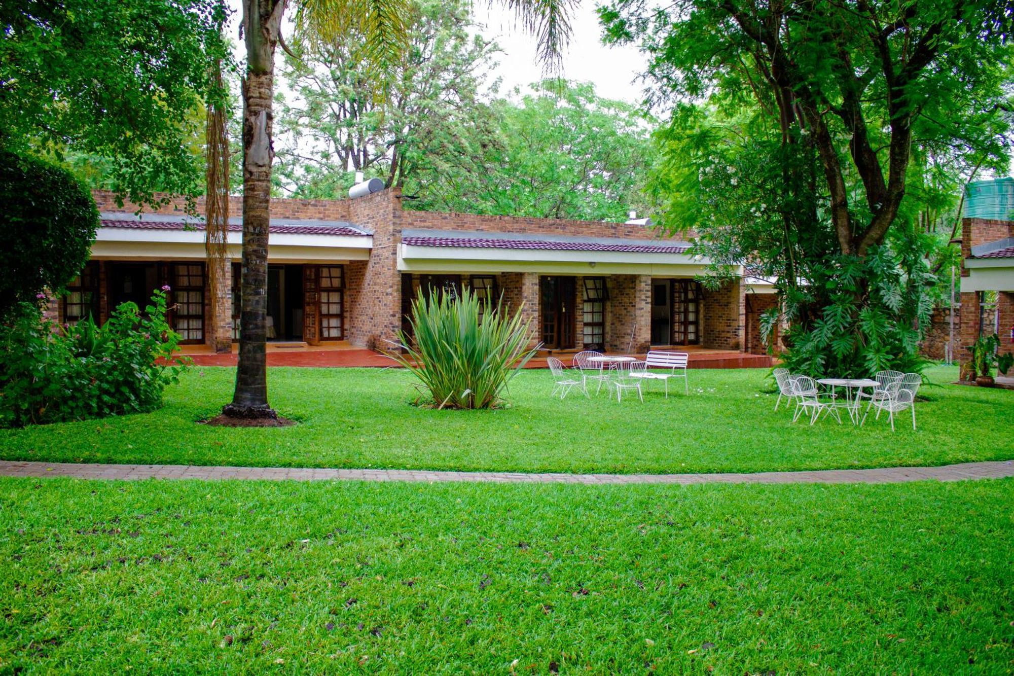 Matilinda Lodge Bulawayo Bagian luar foto