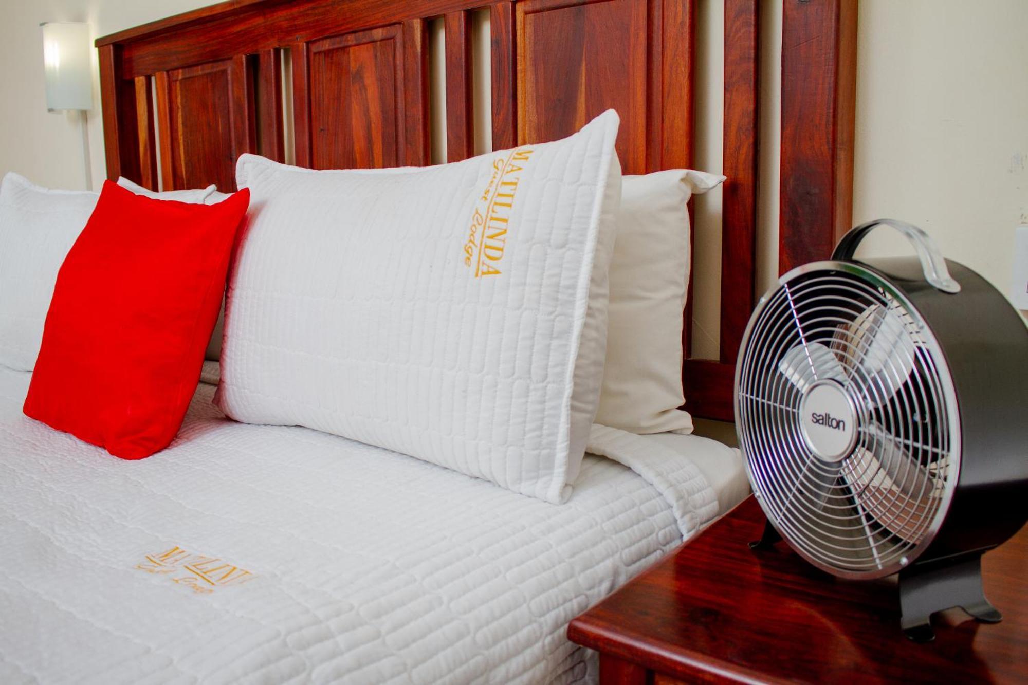 Matilinda Lodge Bulawayo Bagian luar foto