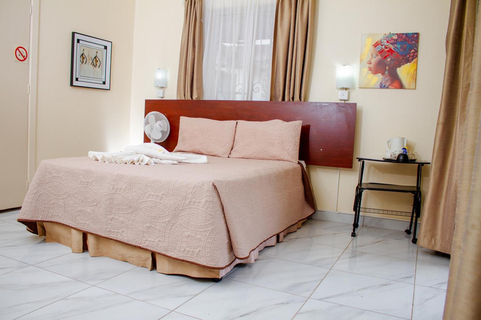 Matilinda Lodge Bulawayo Bagian luar foto