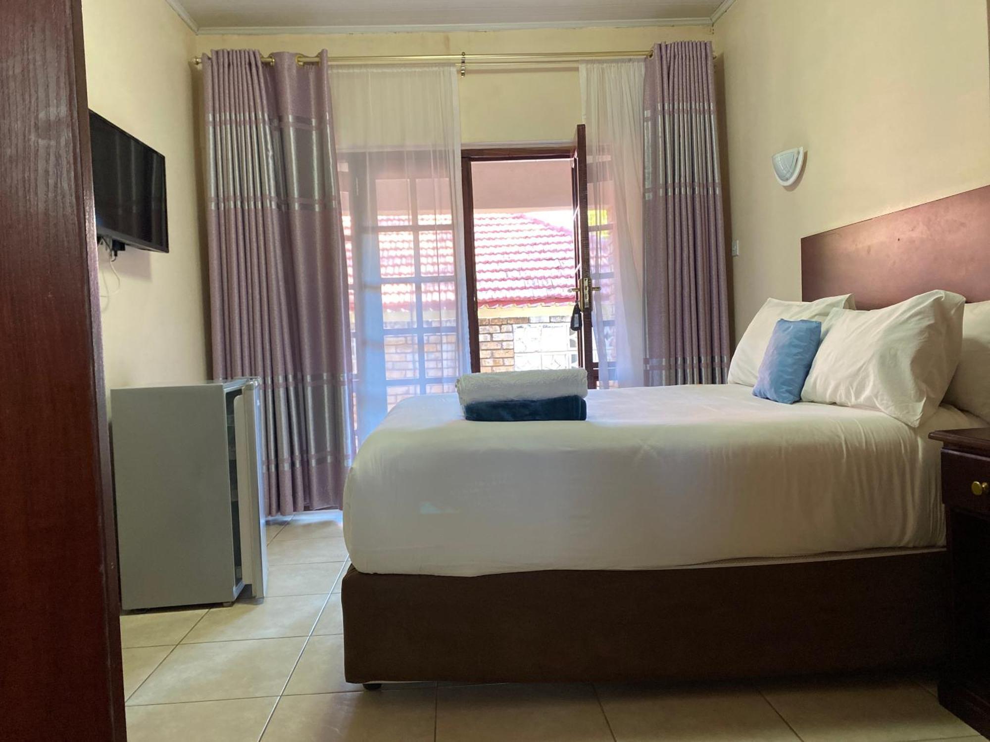 Matilinda Lodge Bulawayo Bagian luar foto